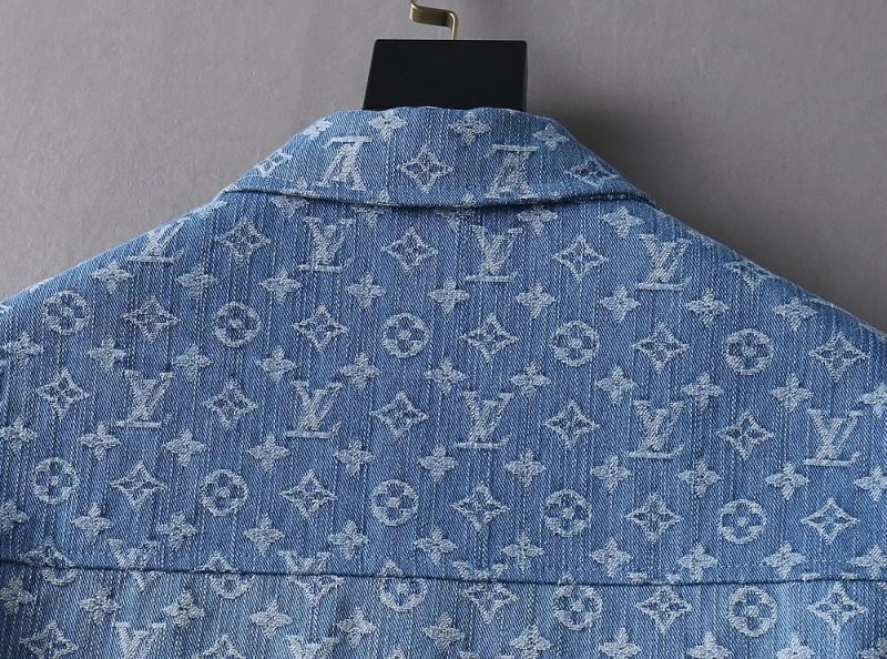 AllSeason Louis Vuitton Outwear 136676
