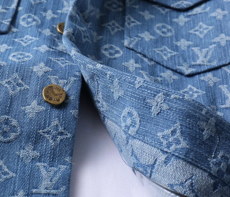 AllSeason Louis Vuitton Outwear 136676