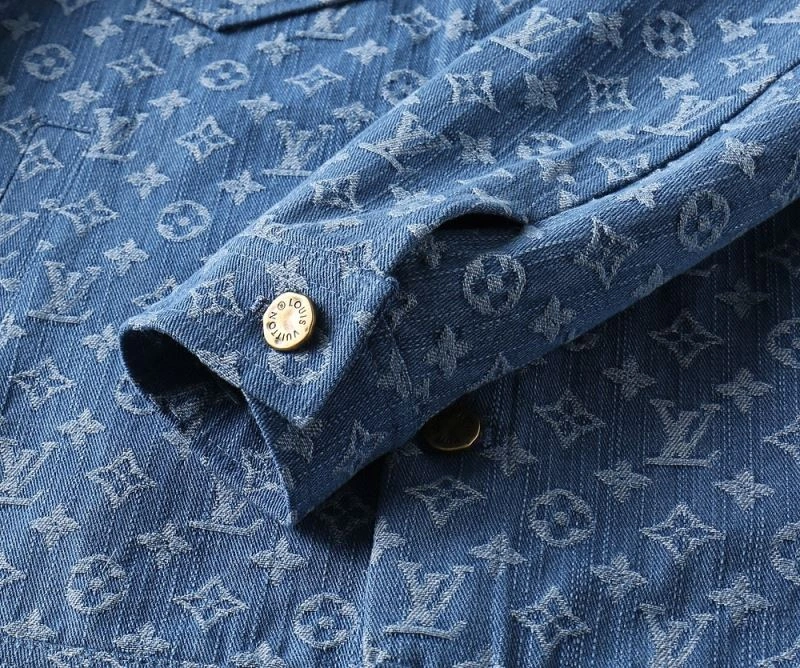 AllSeason Louis Vuitton Outwear 136676