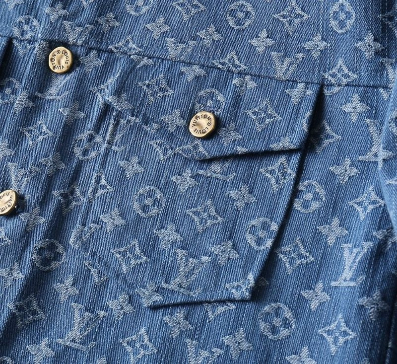 AllSeason Louis Vuitton Outwear 136676