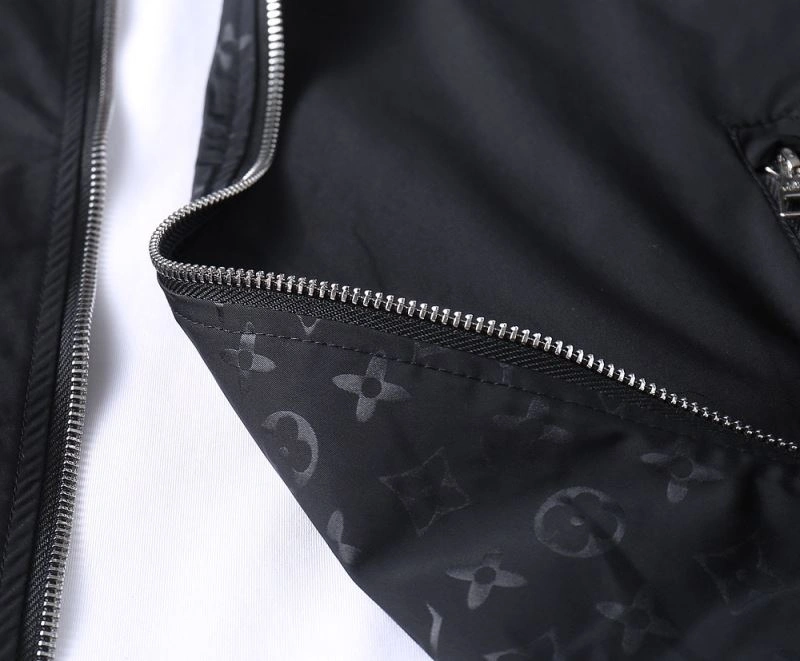 Louis Vuitton Outwear TechFriendly 136675