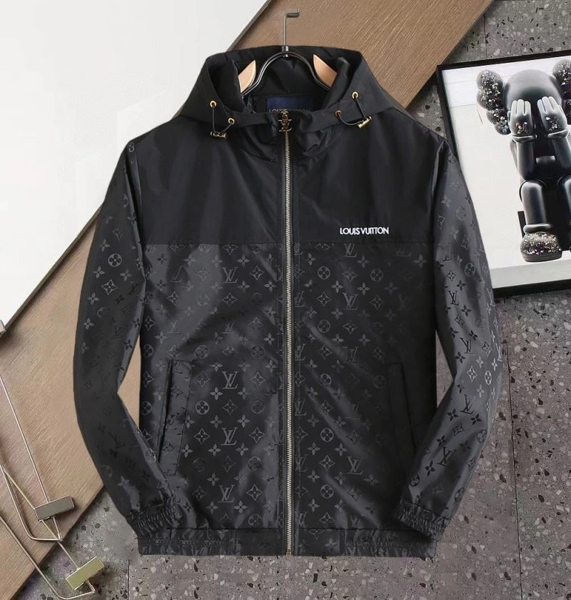 Louis Vuitton Outwear Resilient 136674