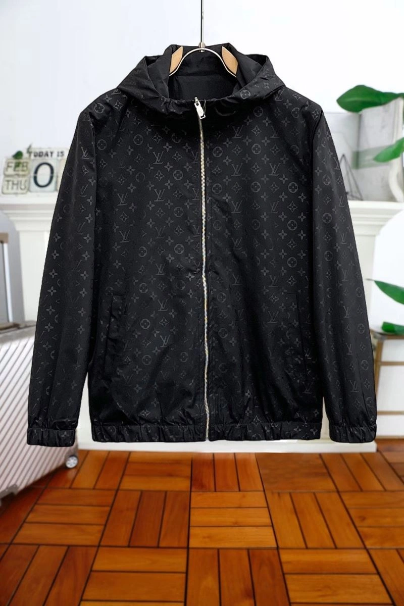 Timeless Louis Vuitton Outwear 136666