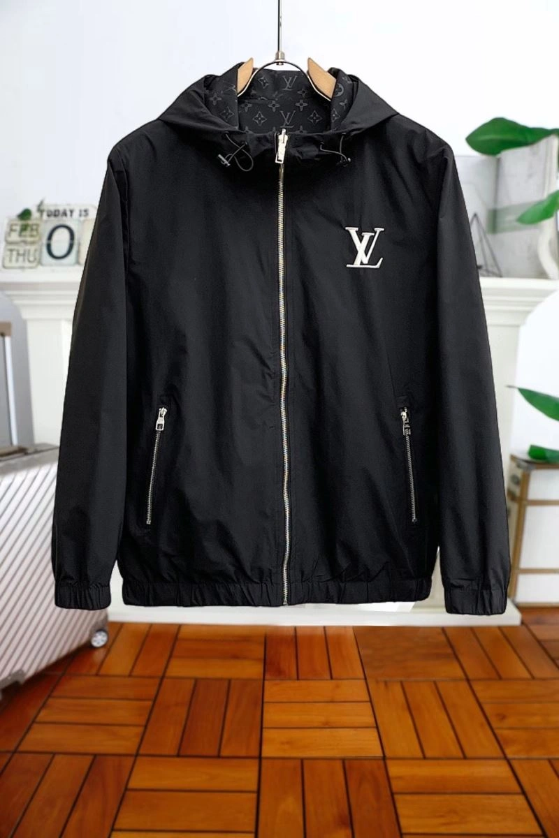 Timeless Louis Vuitton Outwear 136666