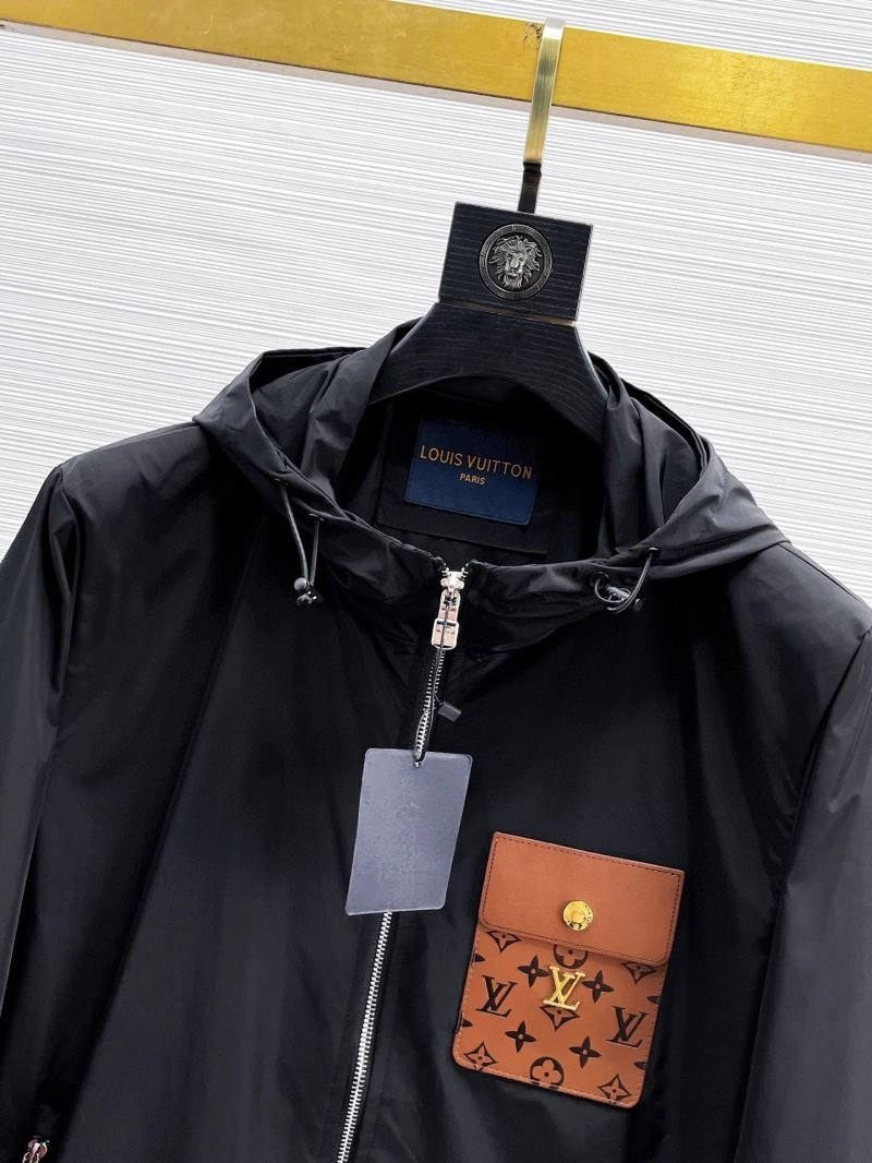 Stretchable Louis Vuitton Outwear 136663