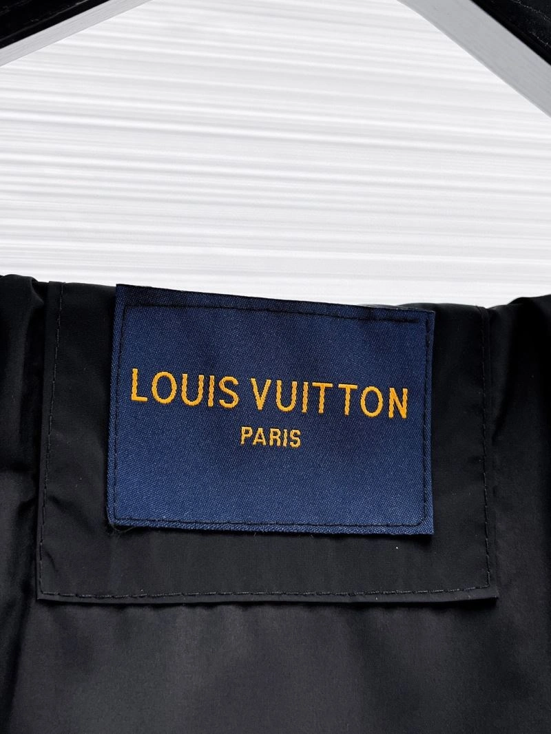 Stretchable Louis Vuitton Outwear 136663