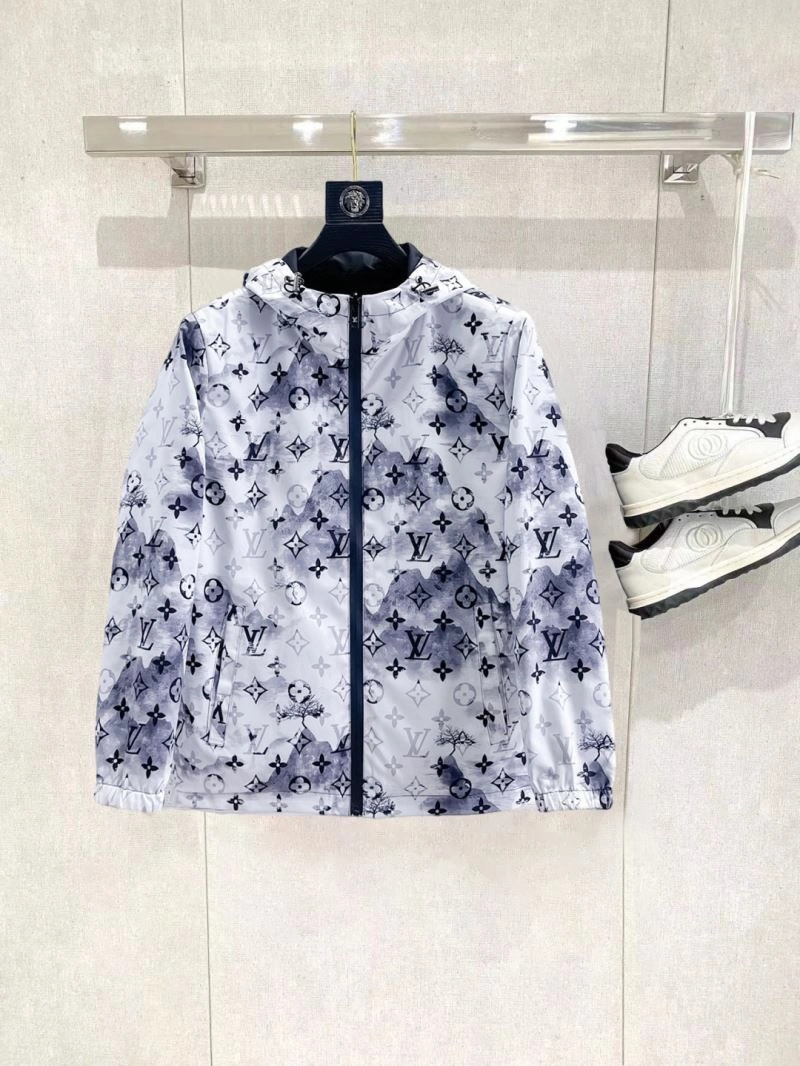 Stylish Louis Vuitton Outwear 136659