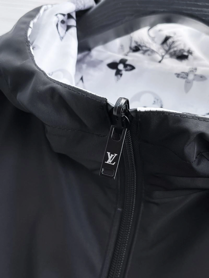 Stylish Louis Vuitton Outwear 136659