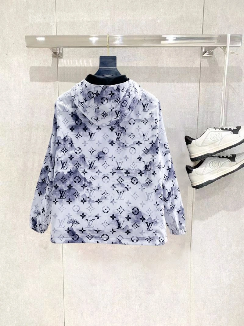 Stylish Louis Vuitton Outwear 136659
