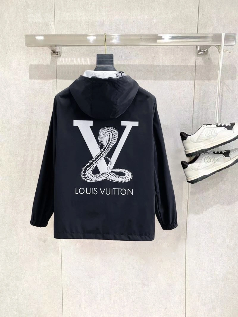 Stylish Louis Vuitton Outwear 136659