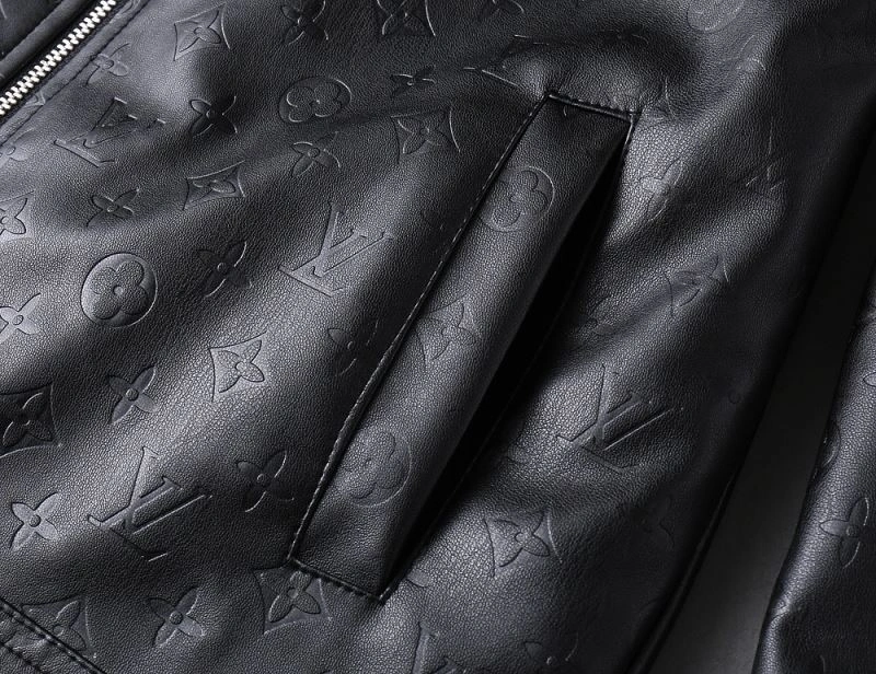 Louis Vuitton Outwear Sporty 136648