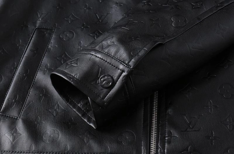 Louis Vuitton Outwear Sporty 136648