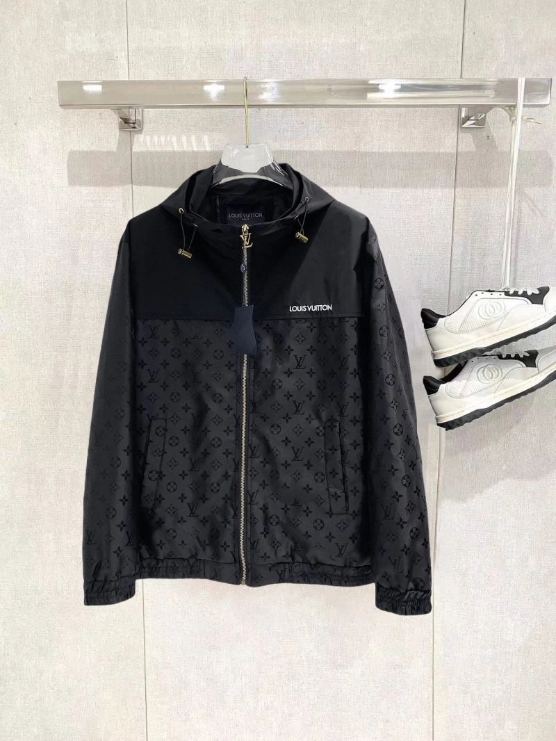 Flexible Louis Vuitton Outwear 136660
