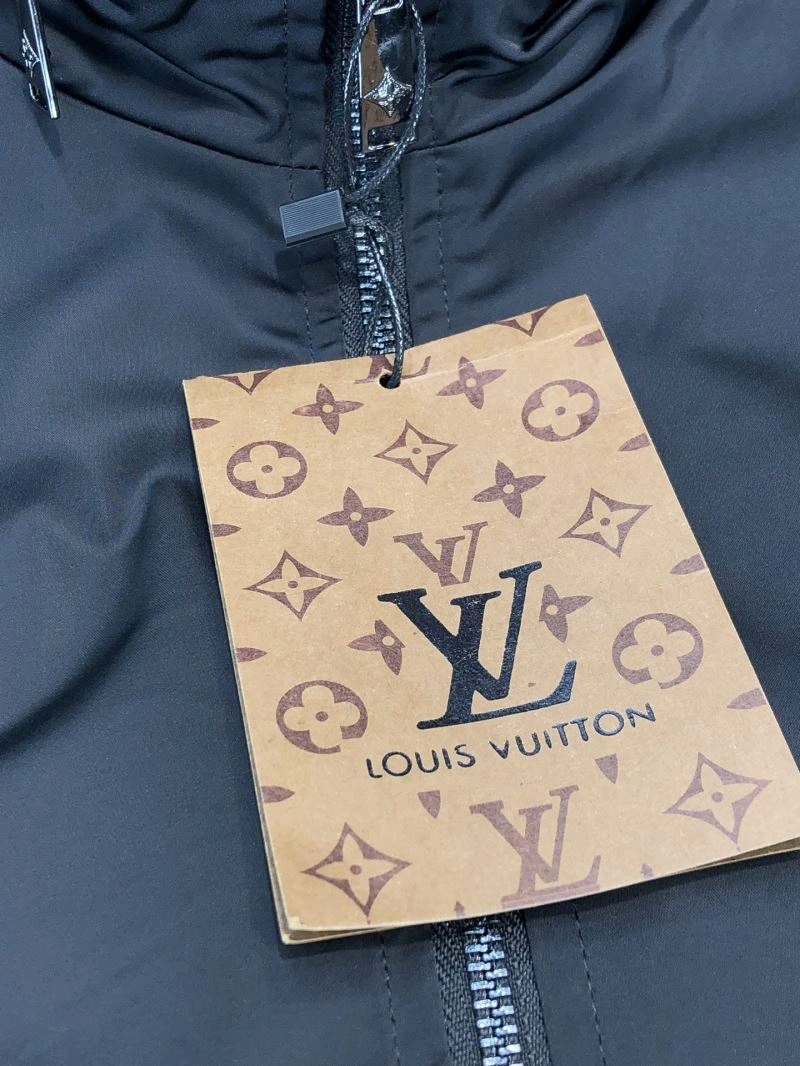 Louis Vuitton Outwear Vibrant 136657