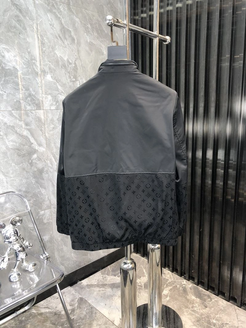 Louis Vuitton Outwear Vibrant 136657