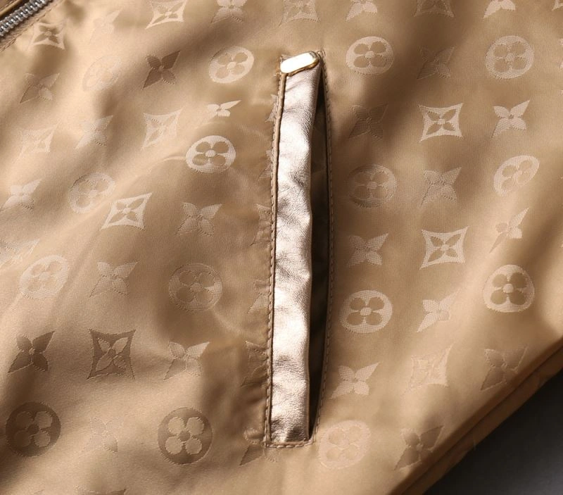 Lightweight Louis Vuitton Outwear 136646