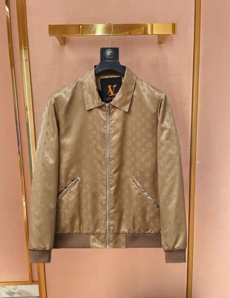 Lightweight Louis Vuitton Outwear 136646