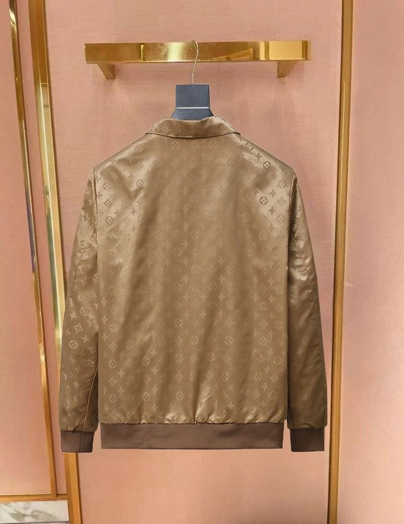 Lightweight Louis Vuitton Outwear 136646
