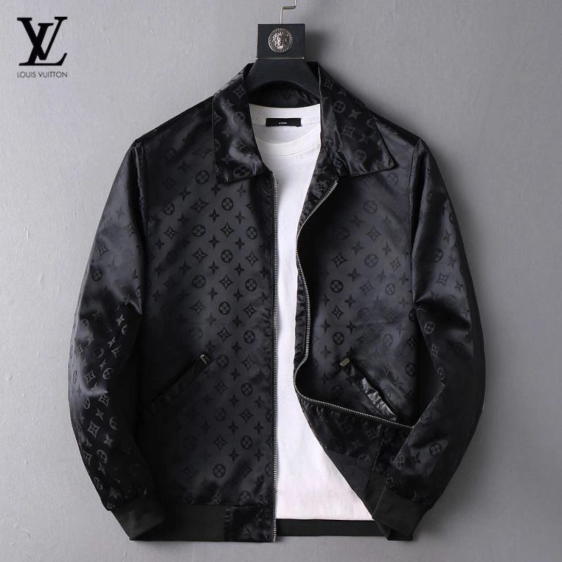 Lightweight Louis Vuitton Outwear 136646
