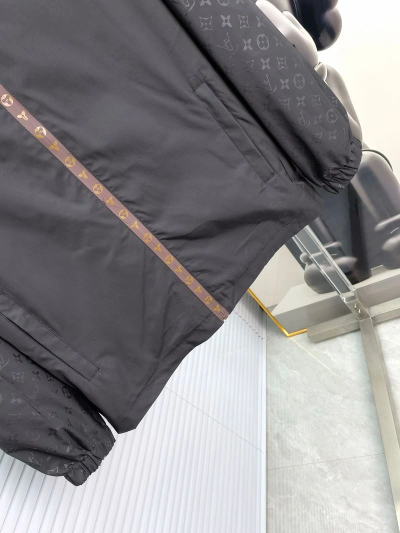 Louis Vuitton Outwear Unisex 136637