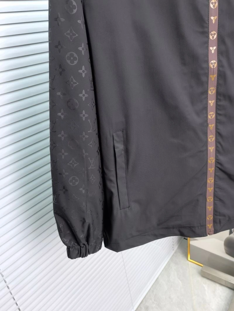 Louis Vuitton Outwear Unisex 136637