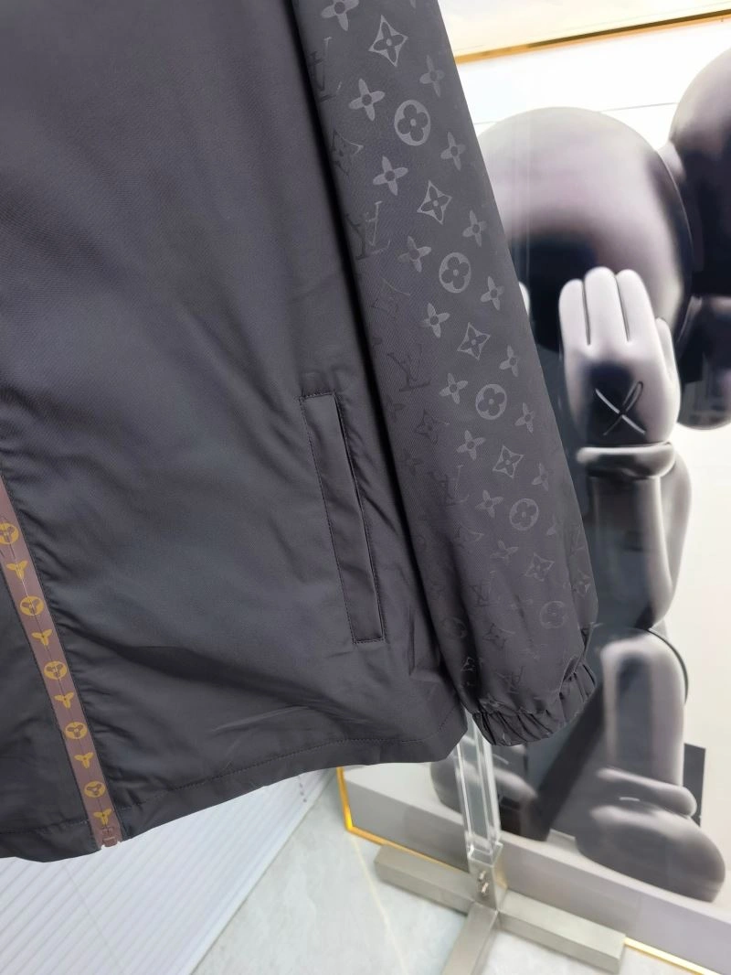 Louis Vuitton Outwear Unisex 136637