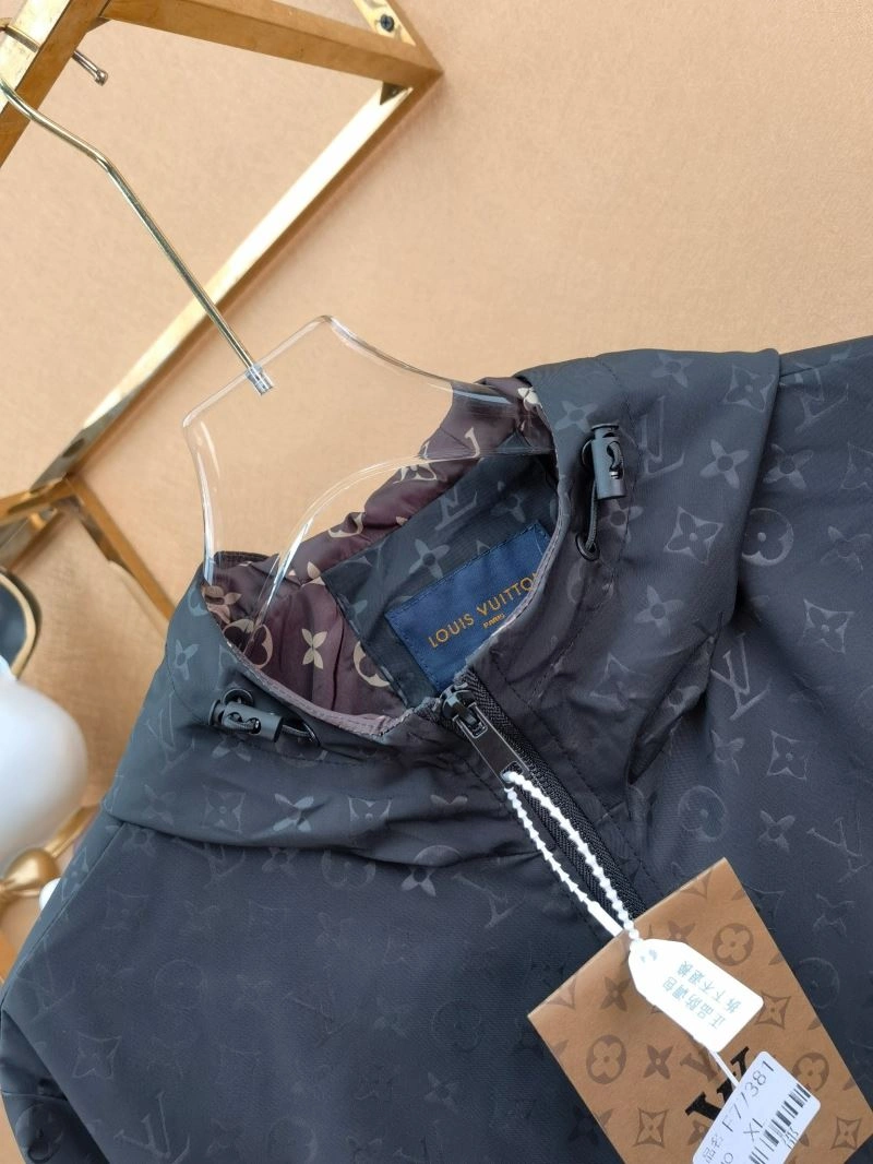 Sophisticated Louis Vuitton Outwear 136647
