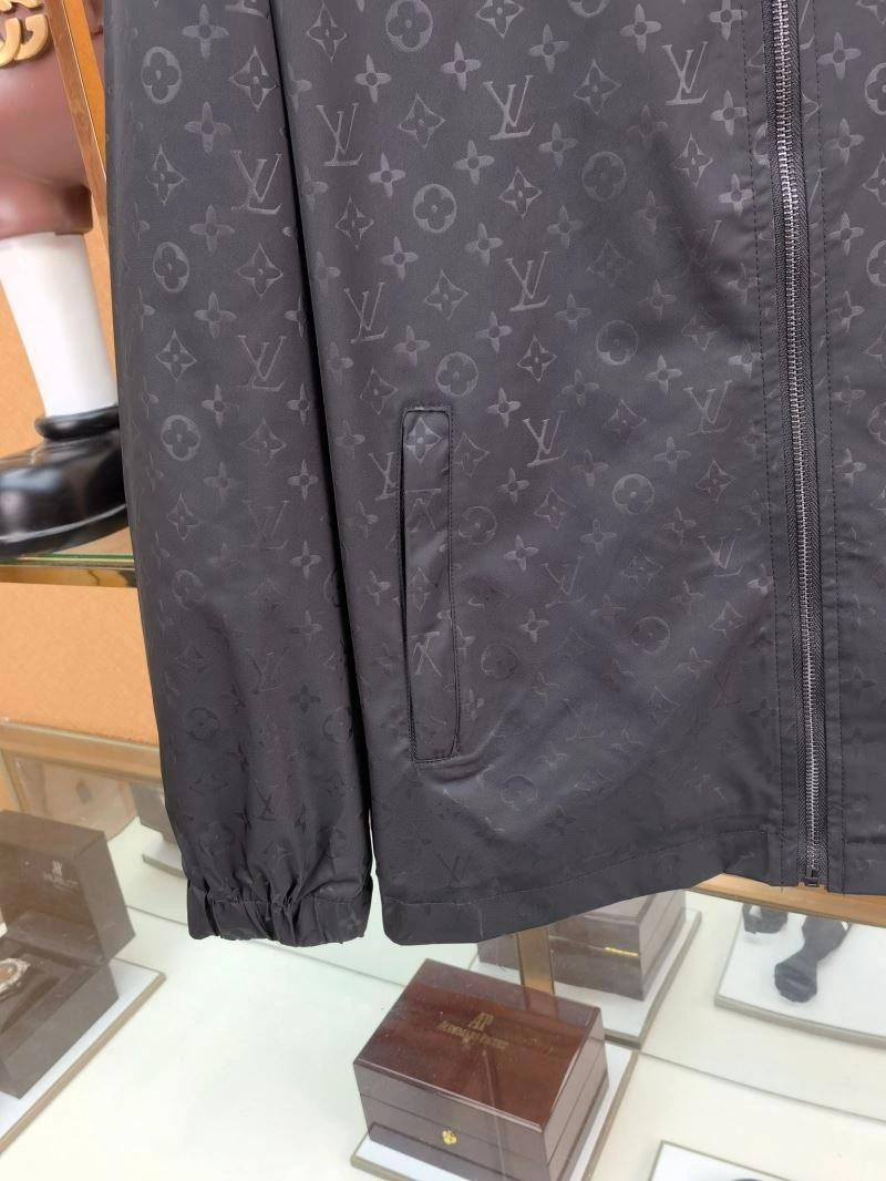 Sophisticated Louis Vuitton Outwear 136647