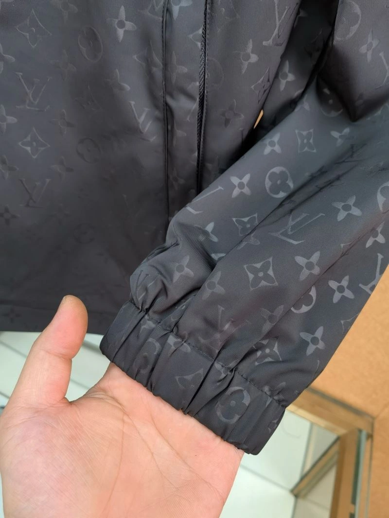 Sophisticated Louis Vuitton Outwear 136647