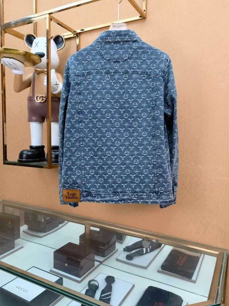 Louis Vuitton Outwear MultiPurpose 136634