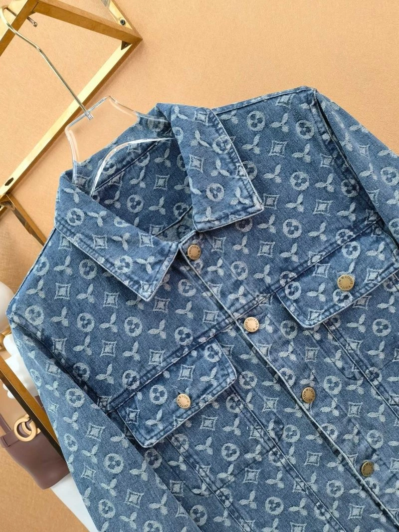 Louis Vuitton Outwear MultiPurpose 136634