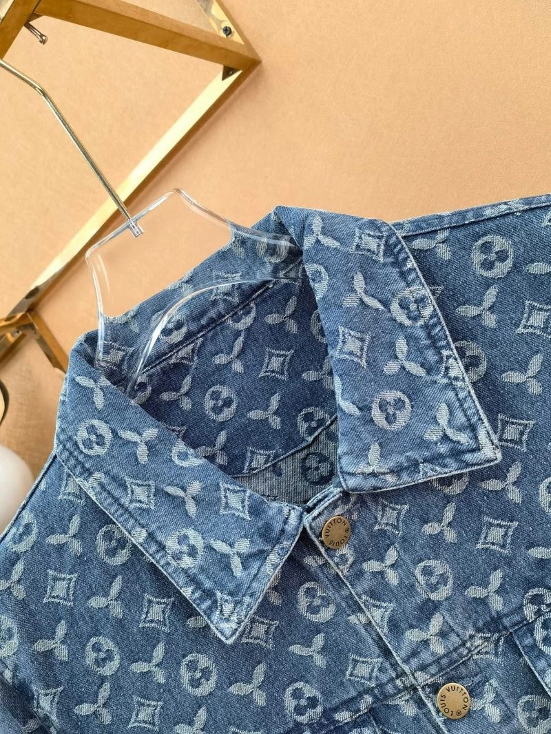 Louis Vuitton Outwear MultiPurpose 136634