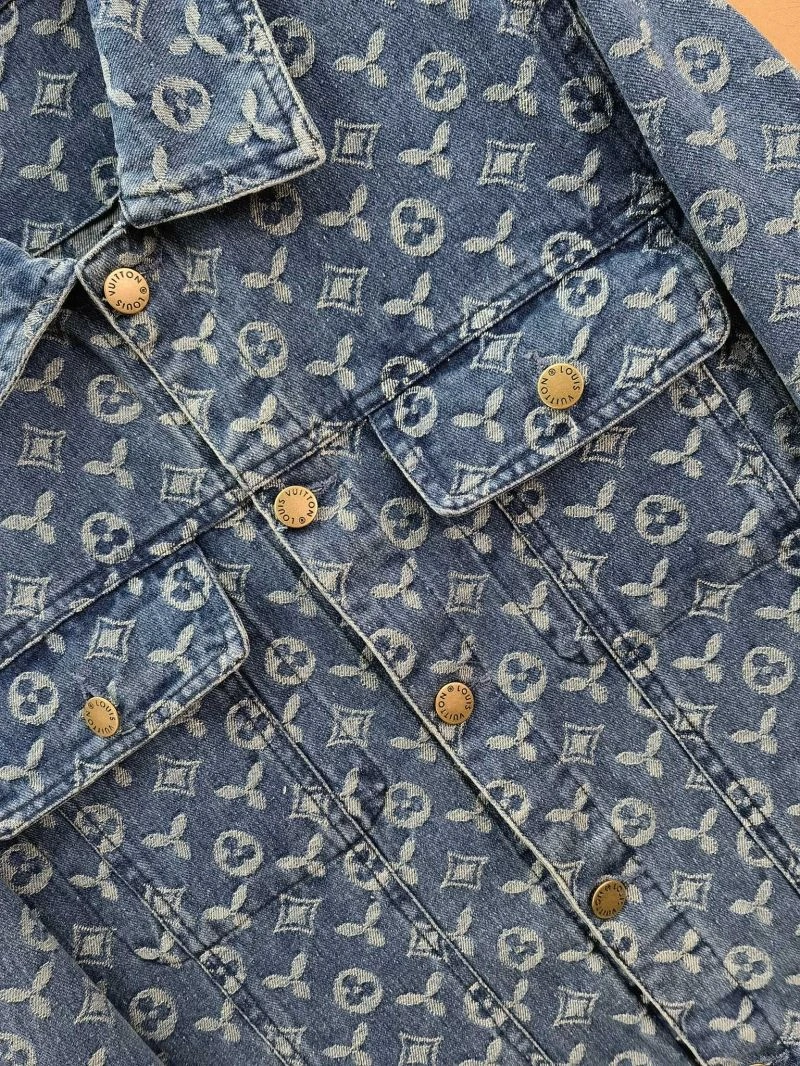 Louis Vuitton Outwear MultiPurpose 136634