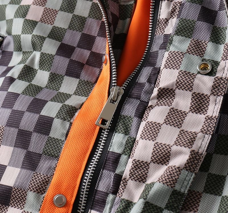 Louis Vuitton Outwear Bold 136636