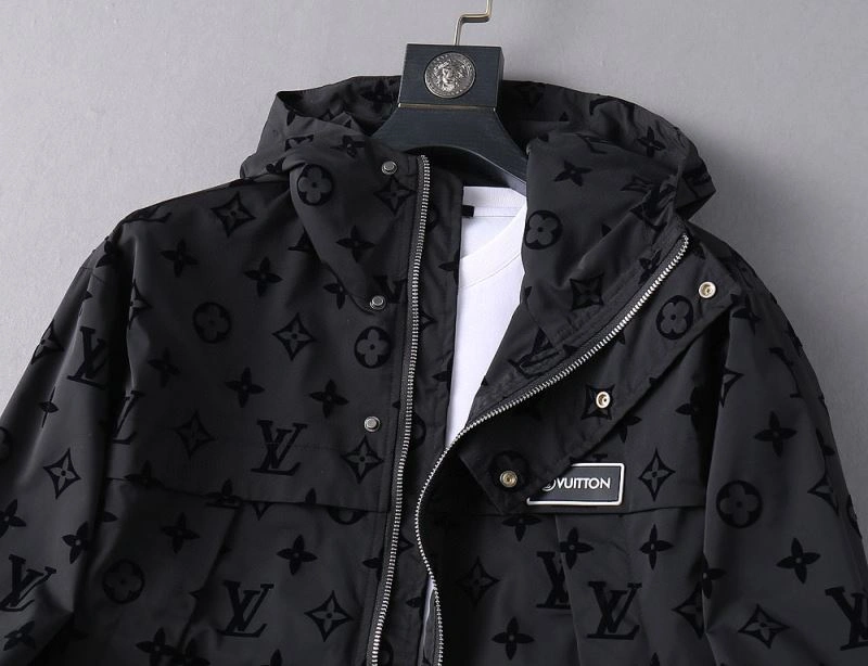 Comfortable Louis Vuitton Outwear 136632
