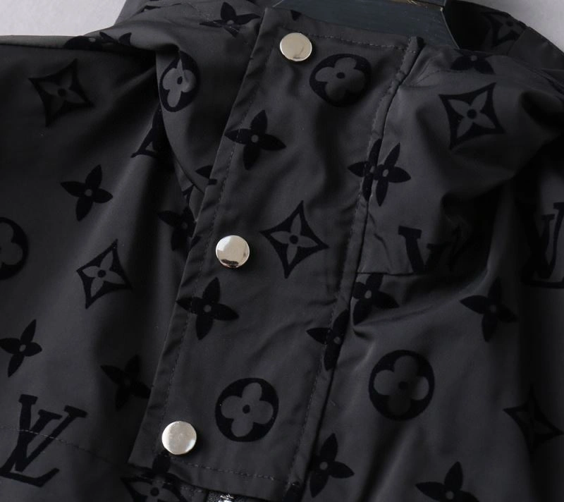 Comfortable Louis Vuitton Outwear 136632
