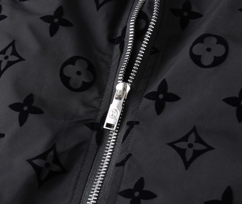 Comfortable Louis Vuitton Outwear 136632