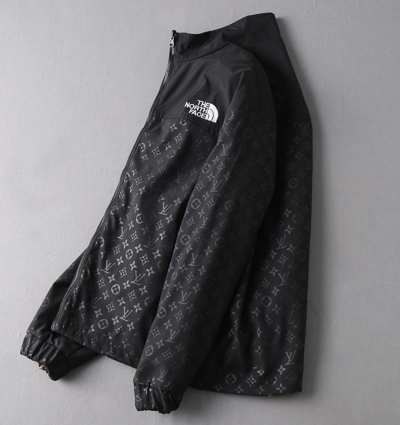 Packable Louis Vuitton Outwear 136624