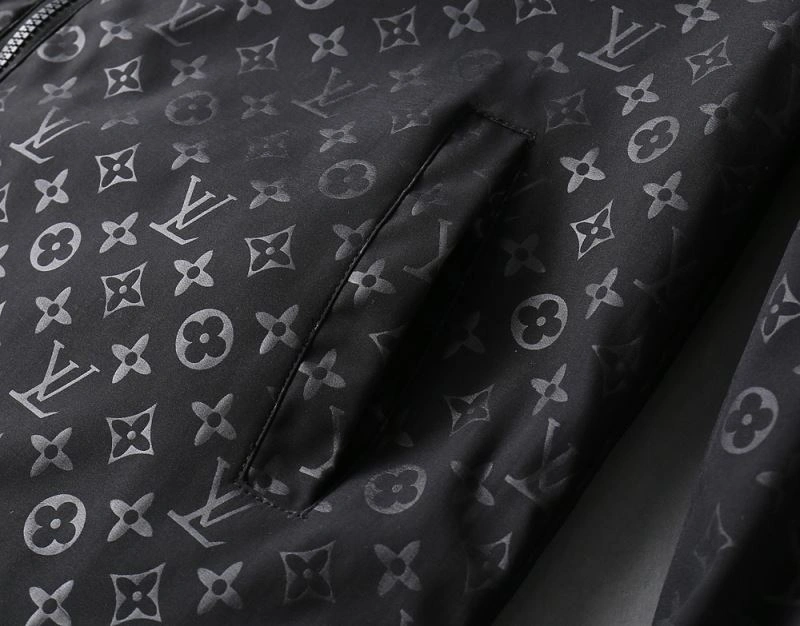 Packable Louis Vuitton Outwear 136624