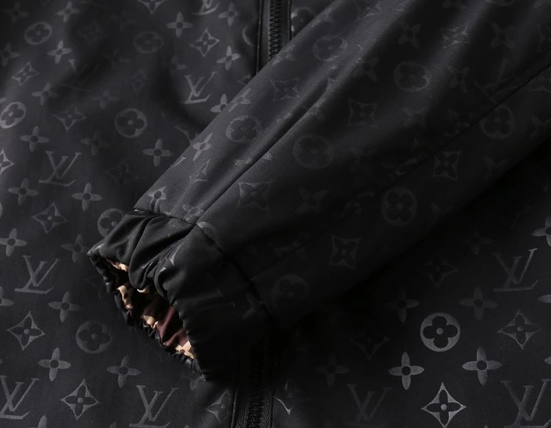 Packable Louis Vuitton Outwear 136624