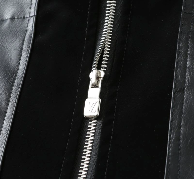 Refined Louis Vuitton Outwear 136625