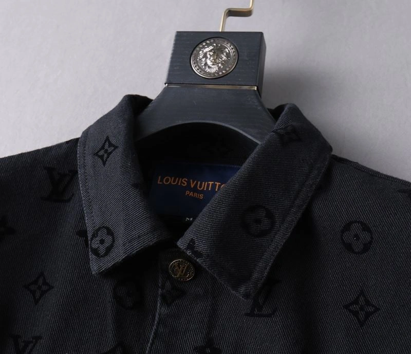 Louis Vuitton Outwear MultiPurpose 136621