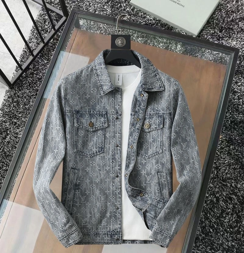 Sleek Louis Vuitton Outwear 136623
