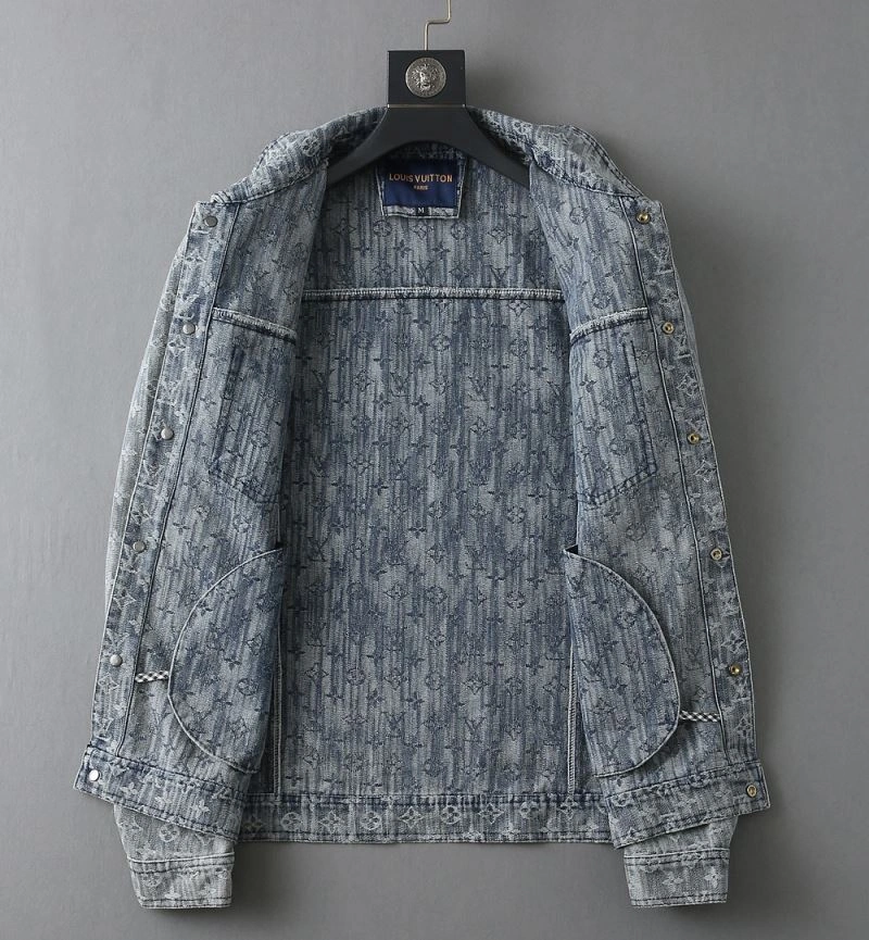 Sleek Louis Vuitton Outwear 136623