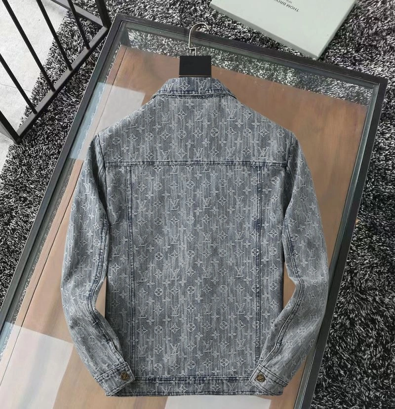 Sleek Louis Vuitton Outwear 136623