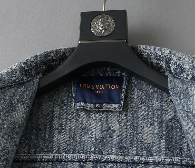 Sleek Louis Vuitton Outwear 136623