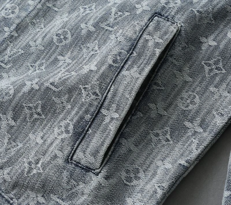 Sleek Louis Vuitton Outwear 136623