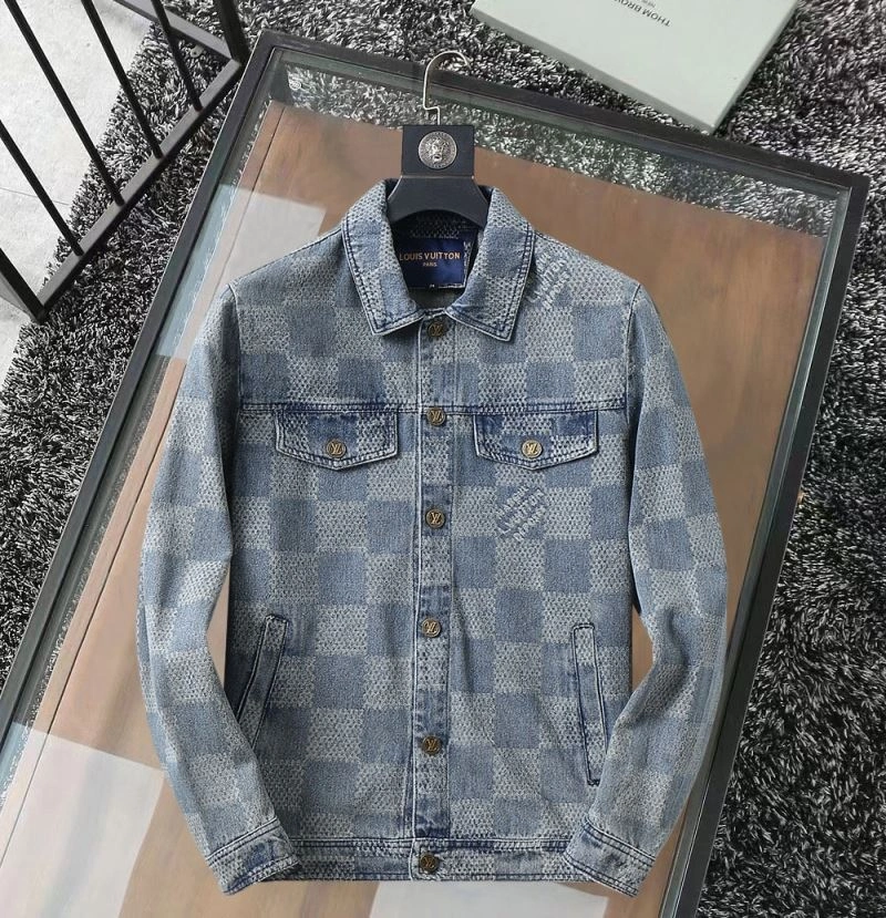 Stretchable Louis Vuitton Outwear 136618