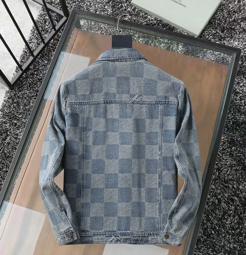 Stretchable Louis Vuitton Outwear 136618