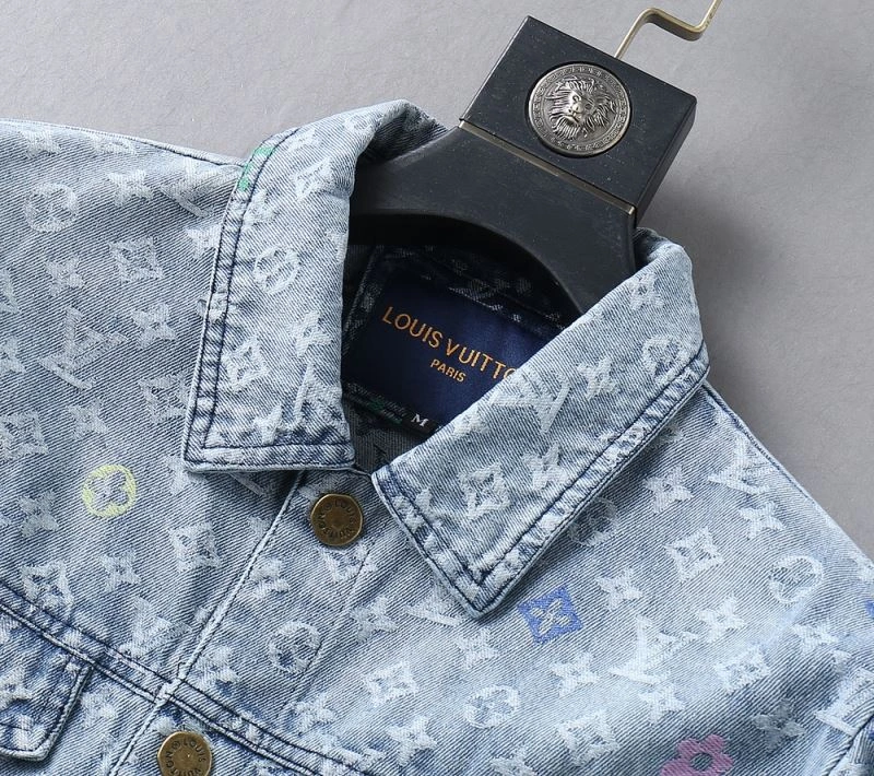 Casual Louis Vuitton Outwear 136613
